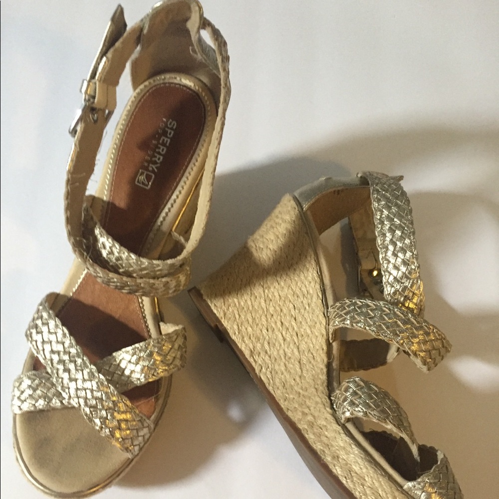 Sassy Sperry espadrilles EUC!!